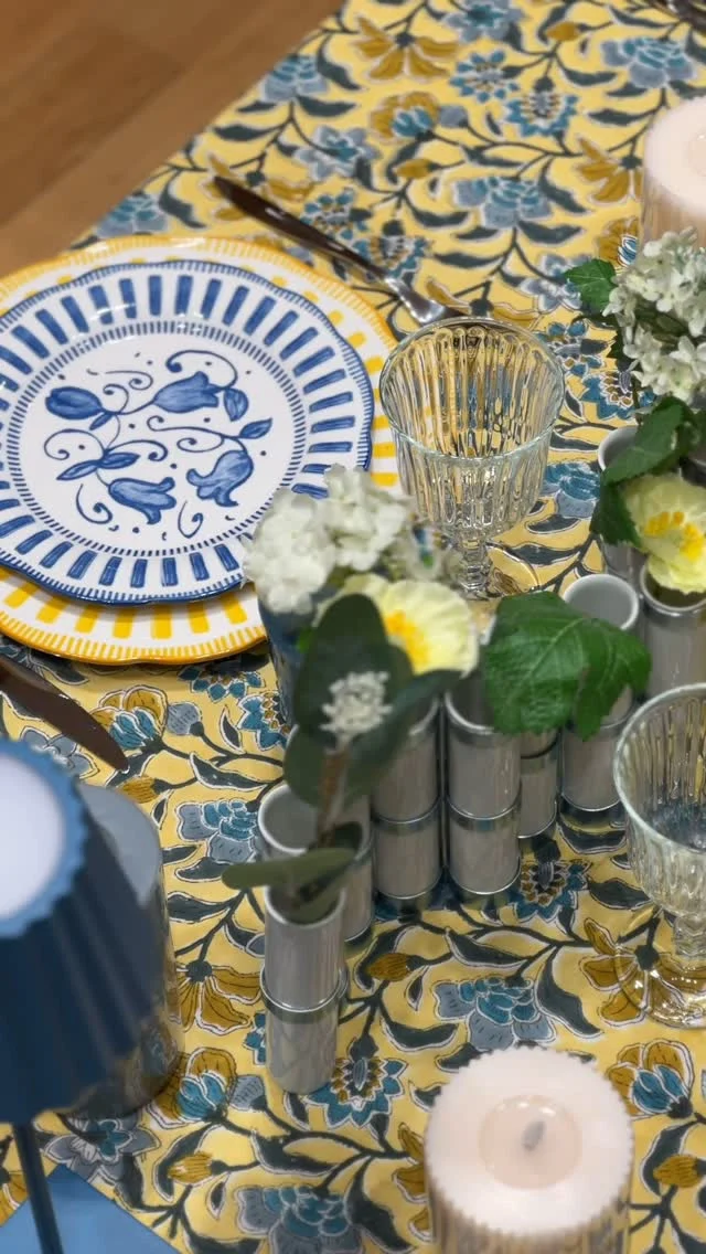 Laissez-vous inspirer par notre nouvelle mise en scène de table.🍋 

À voir en boutique !

#décorationintérieur #interiordesign #artdelatable #idéedéco #design #idéecadeau #porcelaine #vaisselle #maisonsimon #rennes